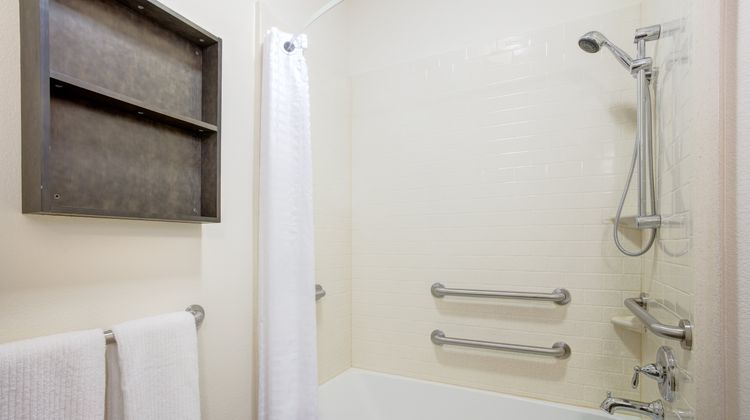 Candlewood Suites Cut Off Room