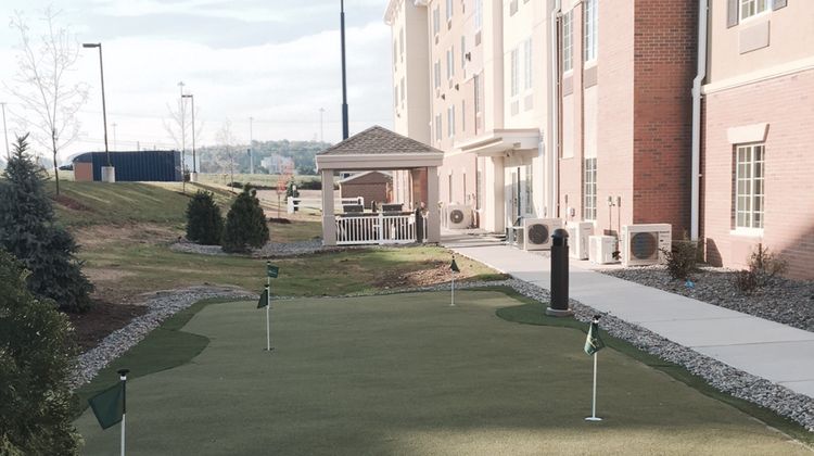 Candlewood Suites Youngstown Lobby