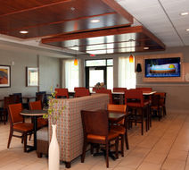 Holiday Inn Express Omaha South Ralston Lobby
