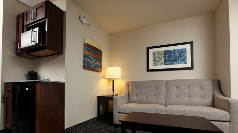 <b>Holiday Inn Express Omaha South Ralston Suite</b>. Images powered by <a href="https://www.leonardoworldwide.com/" title="Leonardo Worldwide" target="_blank">Leonardo</a>.