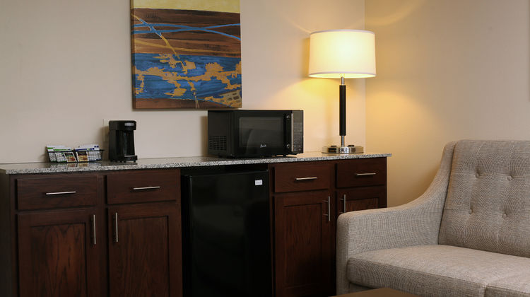 Holiday Inn Express Omaha South Ralston Suite
