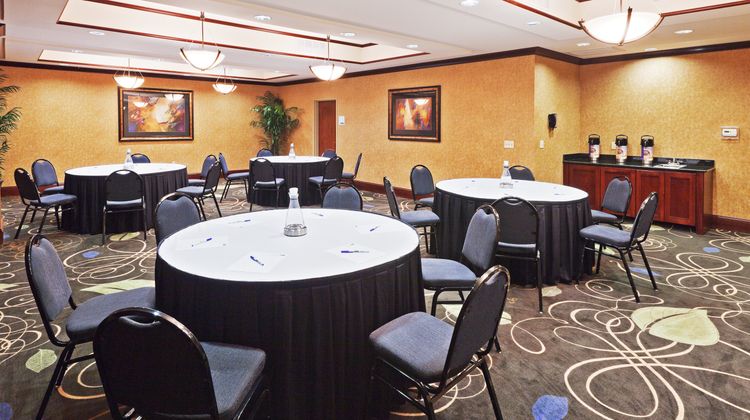 Holiday Inn Express & Suites Poteau Meeting
