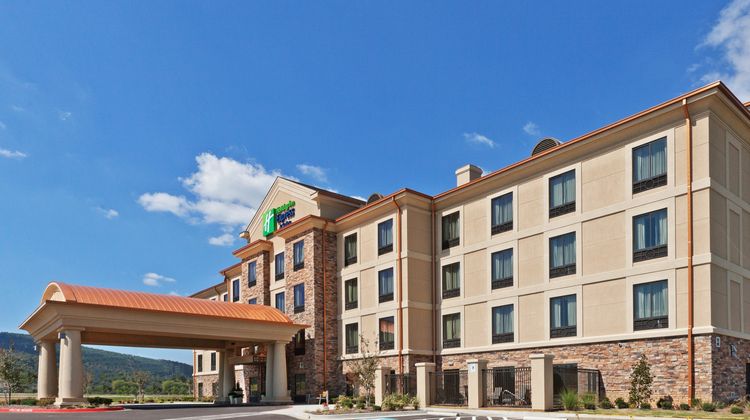 Holiday Inn Express & Suites Poteau Exterior