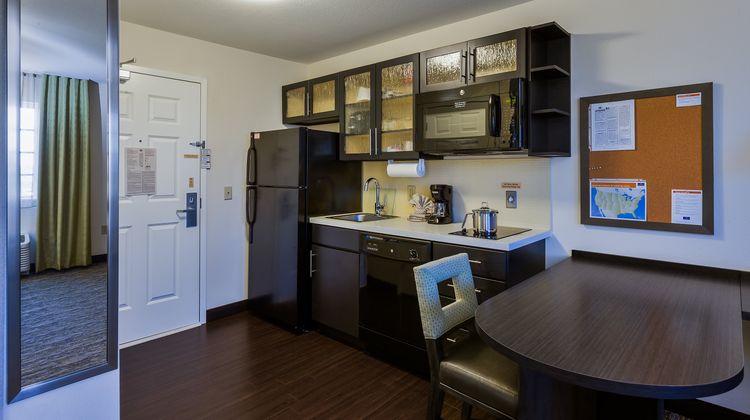 Candlewood Suites Tucson Room
