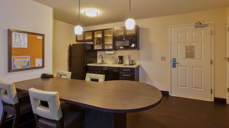 Candlewood Suites Tucson Suite