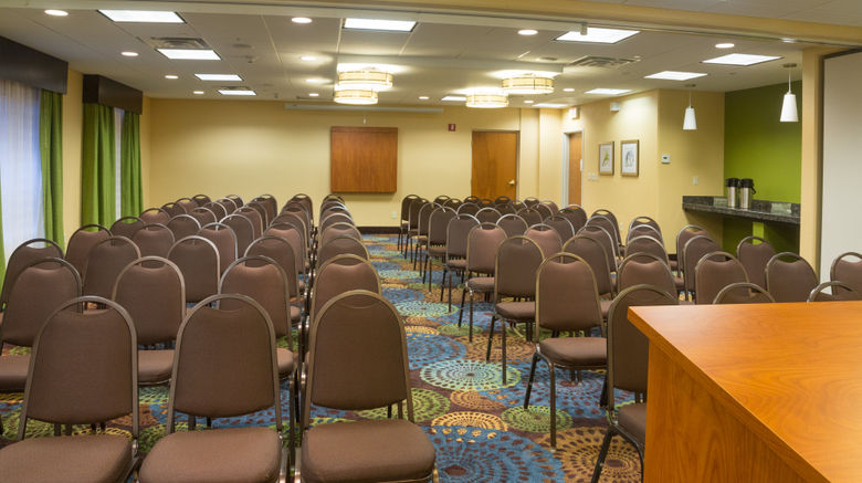 <b>Holiday Inn Express & Suites Airport Meeting</b>. Images powered by <a href="https://www.leonardoworldwide.com/" title="Leonardo Worldwide" target="_blank">Leonardo</a>.