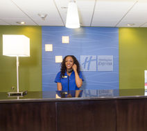 Holiday Inn Express & Suites Airport Lobby