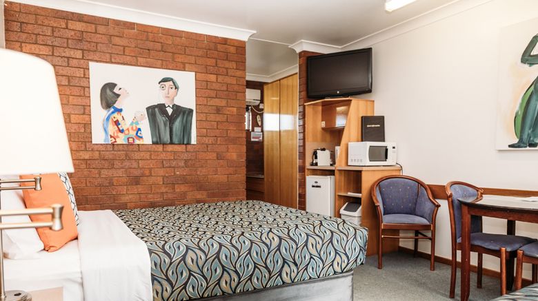<b>Country Pathfinder Motor Inn Room</b>. Images powered by <a href="https://www.leonardoworldwide.com/" title="Leonardo Worldwide" target="_blank">Leonardo</a>.