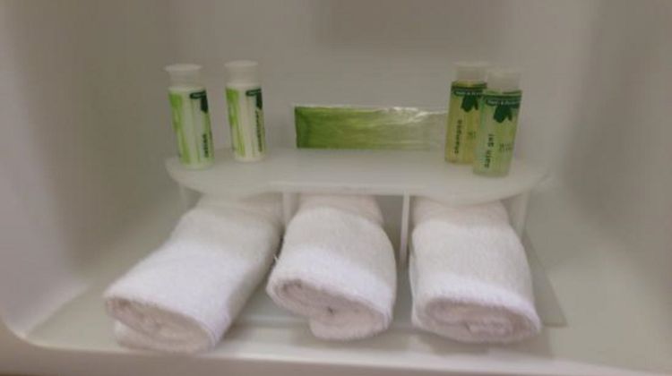Holiday Inn Express & Suites Houston E Room