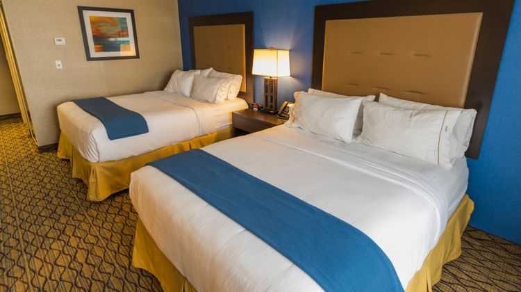 Holiday Inn Express & Stes Thunder Bay Room