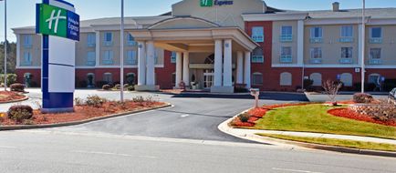 Holiday Inn Express Hotel & Suites Exterior