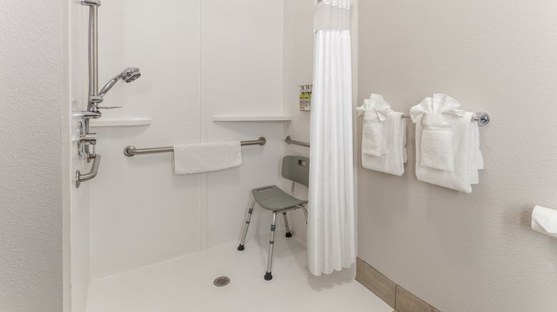 <b>Holiday Inn Express Shiloh-O'Fallon Room</b>. Images powered by <a href="https://www.leonardoworldwide.com/" title="Leonardo Worldwide" target="_blank">Leonardo</a>.