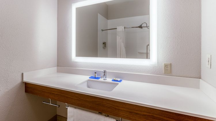 Holiday Inn Express Shiloh-O'Fallon Room