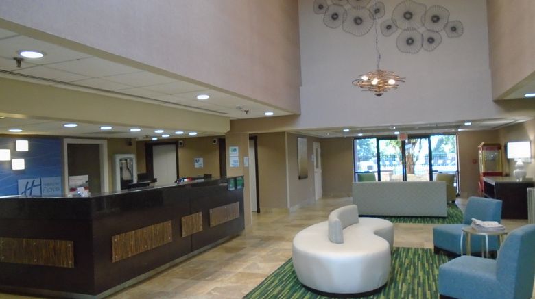 <b>Holiday Inn Express Midlothian Turnpike Lobby</b>. Images powered by <a href="https://www.leonardoworldwide.com/" title="Leonardo Worldwide" target="_blank">Leonardo</a>.