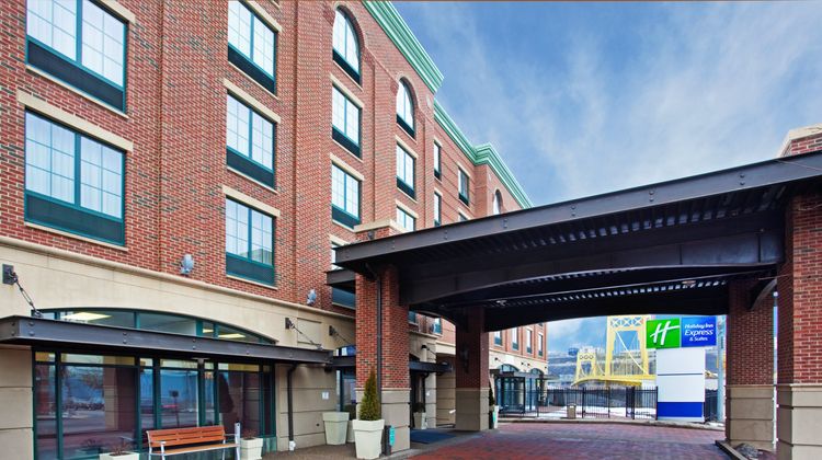 Holiday Inn Express Pittsburgh Southside Exterior