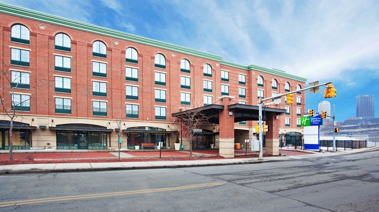 Holiday Inn Express Pittsburgh Southside Exterior