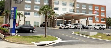 Holiday Inn Express & Suites Alabaster Exterior