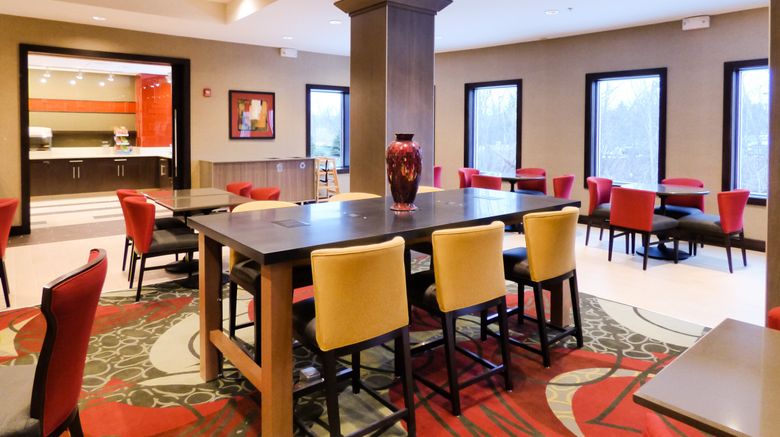 <b>Holiday Inn Express & Suites Plymouth Lobby</b>. Images powered by <a href="https://www.leonardoworldwide.com/" title="Leonardo Worldwide" target="_blank">Leonardo</a>.