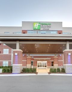 Holiday Inn Express & Suites Plymouth