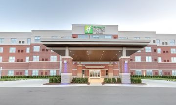 Holiday Inn Express & Suites Plymouth