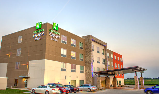 Holiday Inn Express & Suites Spencer Exterior