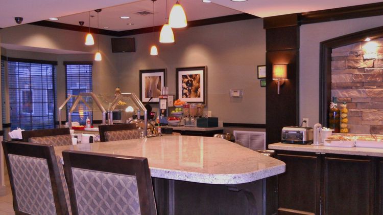 Staybridge Suites Airport Restaurant