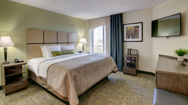 Candlewood Suites Richmond-West Broad Suite