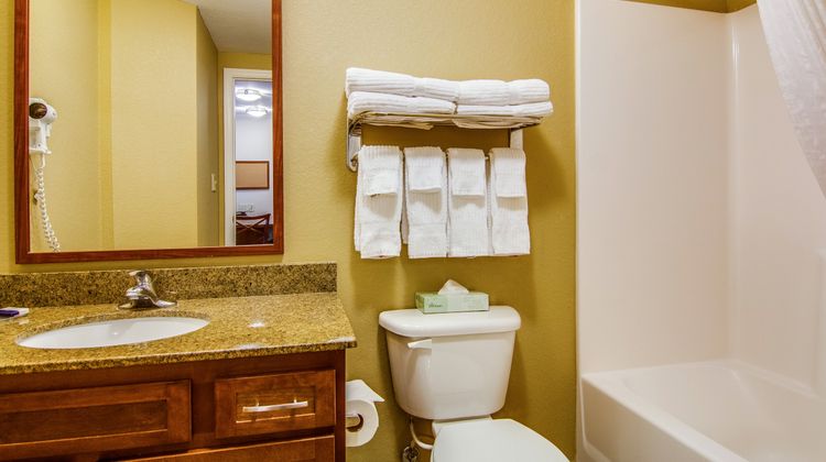 Candlewood Suites East Merril Rd Room