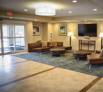 Candlewood Suites Columbus-Northeast Lobby