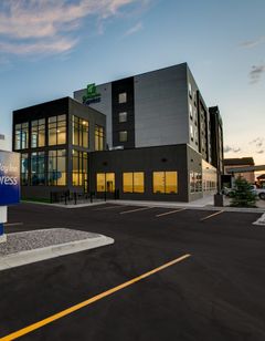 Holiday Inn Express Lethbridge Southeast