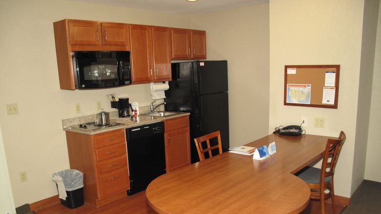 <b>Candlewood Suites Elgin NW - Chicago Room</b>. Images powered by <a href="https://www.leonardoworldwide.com/" title="Leonardo Worldwide" target="_blank">Leonardo</a>.