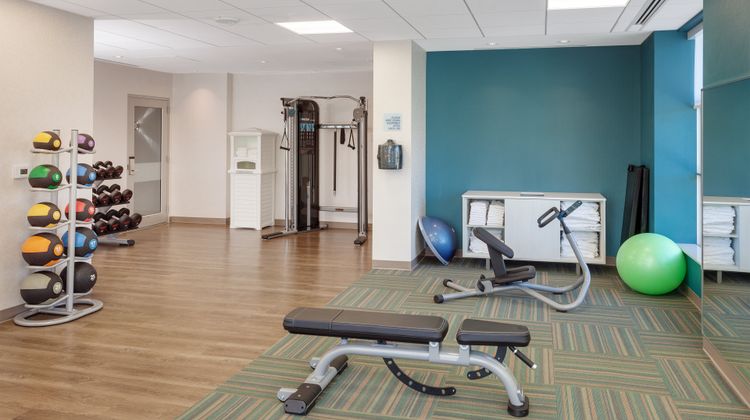 Holiday Inn Express & Suites Downtown E Health Club