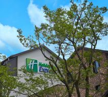 Holiday Inn Express Zhejiang QianxiaLake Exterior