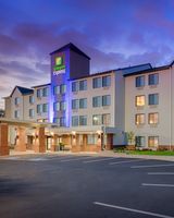 Holiday Inn Express & Suites Coon Rapids