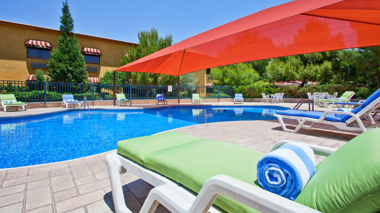Holiday Inn Express Chihuahua Pool