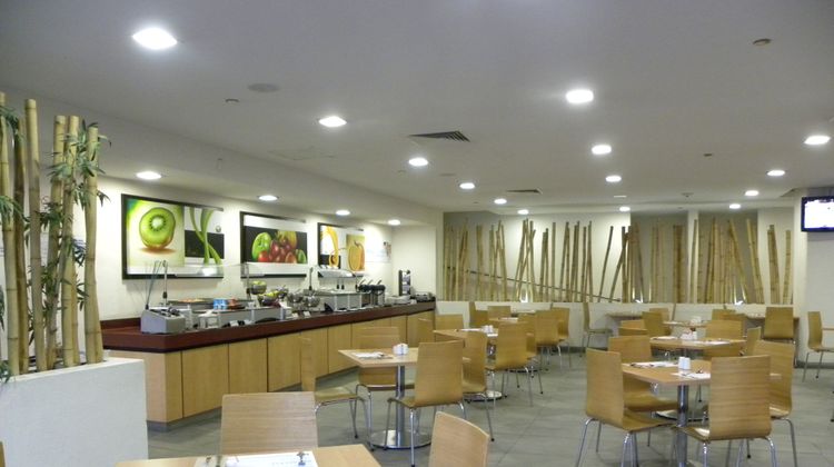 Holiday Inn Express Guadalajara Expo Restaurant