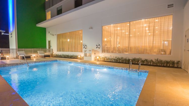 Holiday Inn Express Managua Pool