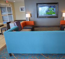 Holiday Inn Express Cheektowaga NE Lobby