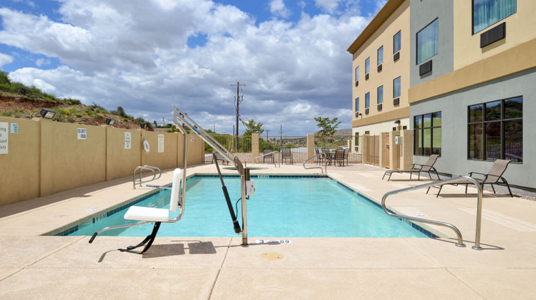 <b>Holiday Inn Express & Suites Globe Pool</b>. Images powered by <a href="https://www.leonardoworldwide.com/" title="Leonardo Worldwide" target="_blank">Leonardo</a>.