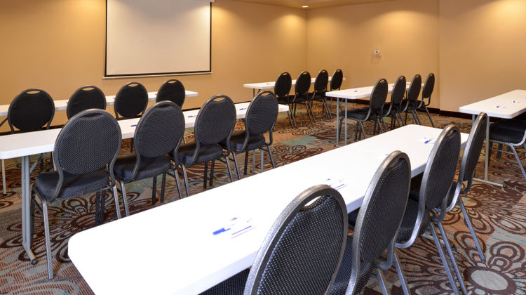 Holiday Inn Express & Suites Globe Meeting
