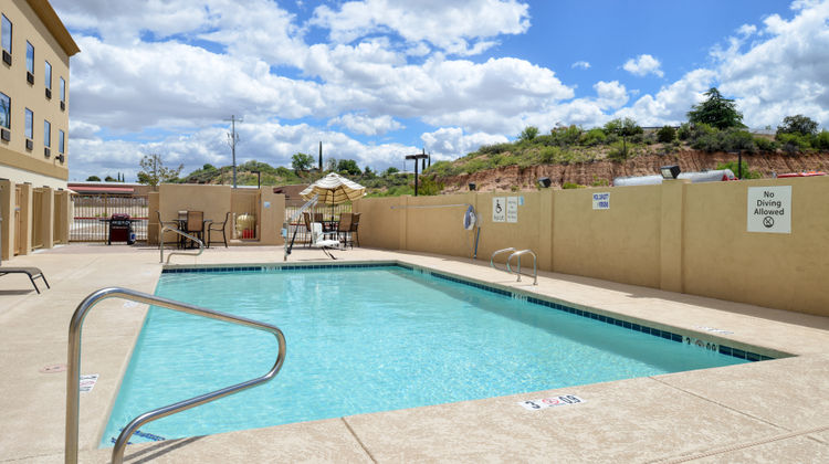 Holiday Inn Express & Suites Globe Pool