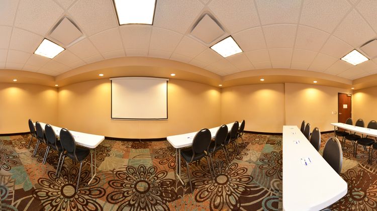 Holiday Inn Express & Suites Globe Meeting