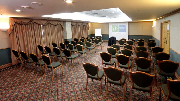 Holiday Inn Express Torreon Meeting