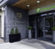 Holiday Inn Express Dublin Airport Exterior