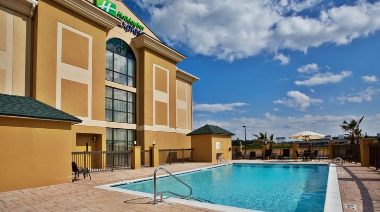 Holiday Inn Express Hotel & Suites Pool