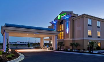 Holiday Inn Express Hotel & Suites