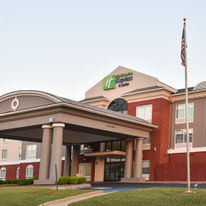 Holiday Inn Express & Suites Selma