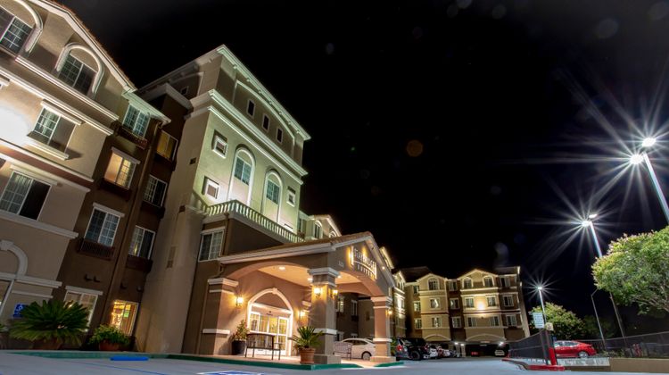 Staybridge Suites Silicon Valley Exterior