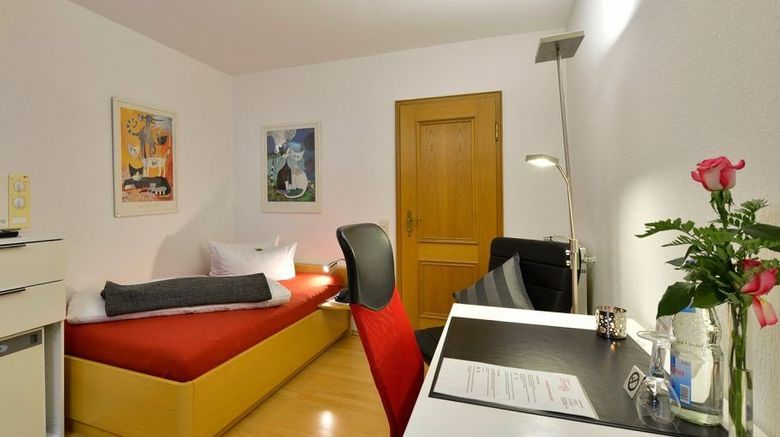 <b>Rosenhof Hotel Room</b>. Images powered by <a href="https://www.leonardoworldwide.com/" title="Leonardo Worldwide" target="_blank">Leonardo</a>.