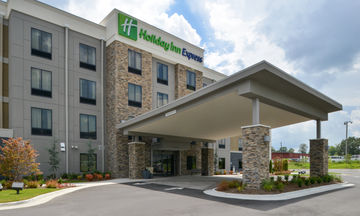 Holiday Inn Express & Suites Bryant West